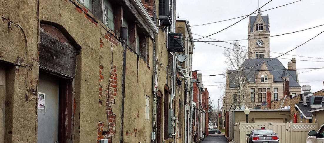Courthouse from an alley